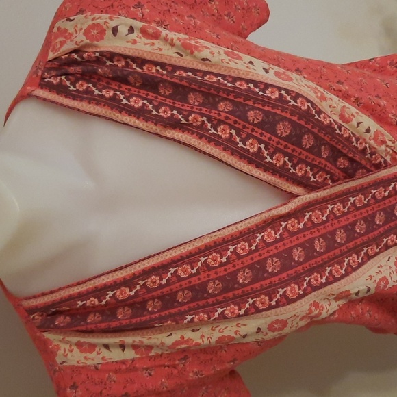 Lucky Brand Wrap Boho Top - Picture 4 of 13